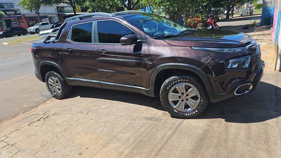 FIAT TORO 1.8 16V EVO FLEX FREEDOM AT6 FIAT TORO 1.8 16V EVO FLEX FREEDOM AT6